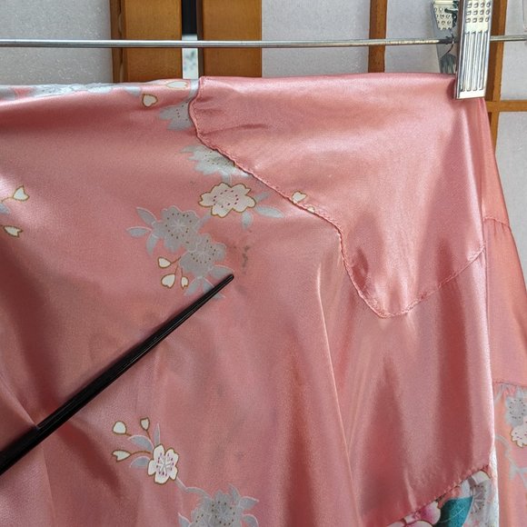 Theatrical Pink Satin Kimono Robe - Picture 5 of 14